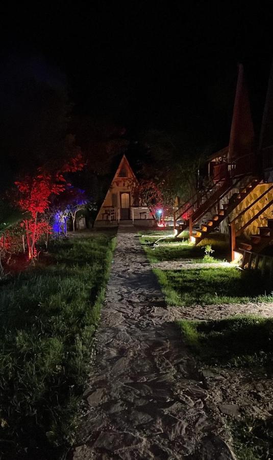 アドラサンGemicihan Bungalovアパートメント エクステリア 写真